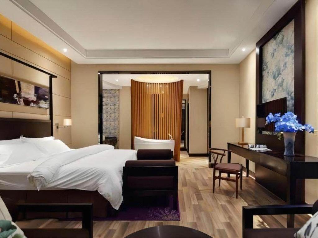 Jinjiang Metropolo Hotel - Liyang Tianmu Lake Changzhou  Exterior photo