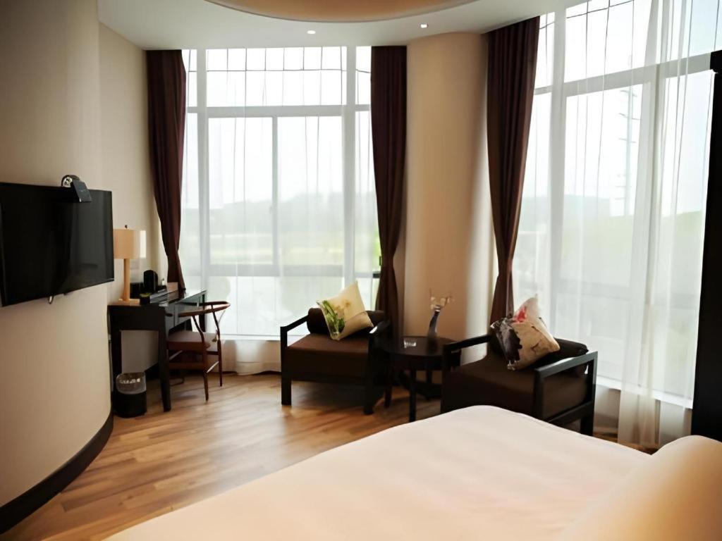 Jinjiang Metropolo Hotel - Liyang Tianmu Lake Changzhou  Exterior photo